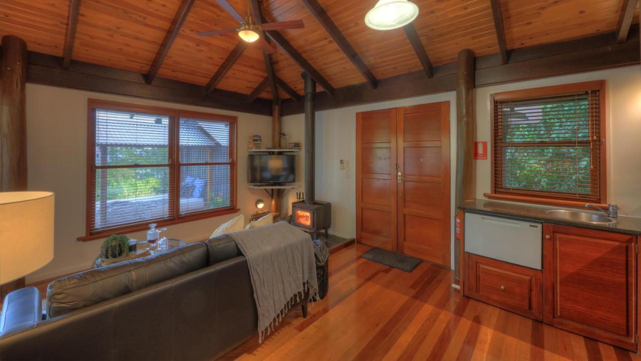 Montville Misty View Cottages Екстериор снимка